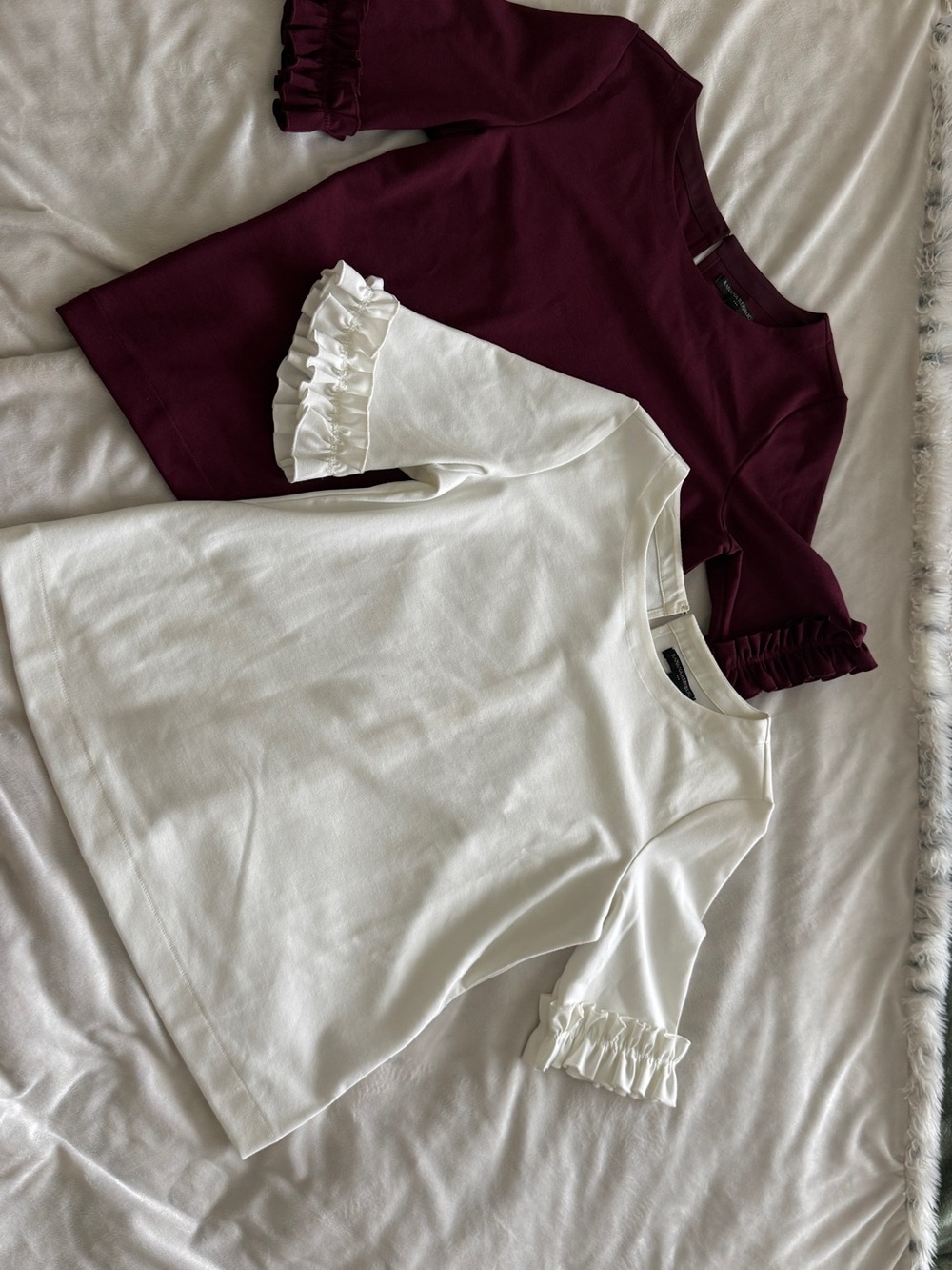 Bundle of 2 Banana Republic Ruffle Sleeve Knit Tops Women’s Medium